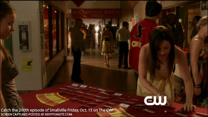 Smallville Season 10 Shield Keri Lynn Pratt Justin Hartley