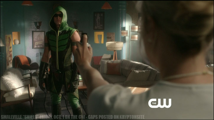 Smallville Season 10 Shield Keri Lynn Pratt Justin Hartley