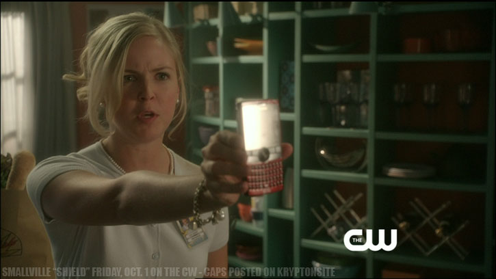 Smallville Season 10 Shield Keri Lynn Pratt Justin Hartley