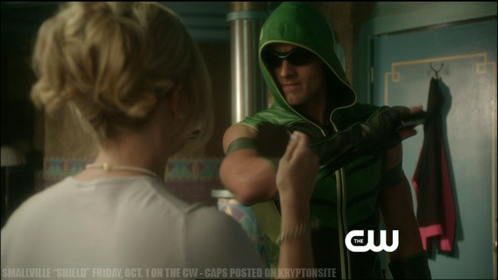 Smallville Season 10 Shield Keri Lynn Pratt Justin Hartley